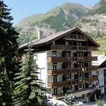 Hotel Holiday 3* Zermatt