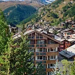 Hotell Hotel Holiday 3*