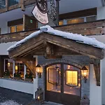 Hotel Holiday 3*