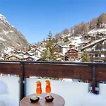 Hotell Hotel Holiday 3*
