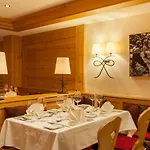 Hotel Holiday 3*