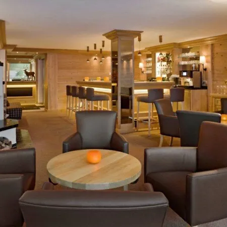Ξενοδοχείο Hotel Holiday 3*