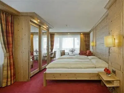 Hotell Hotel Holiday 3*
