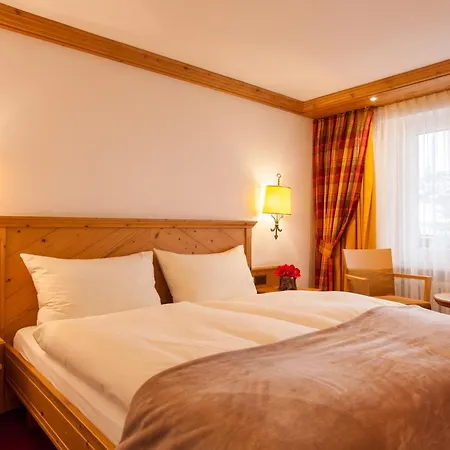 Ξενοδοχείο Hotel Holiday Ζερμάτ