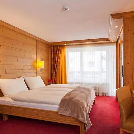 Hotel Holiday Ξενοδοχείο 3*